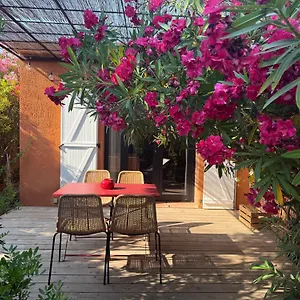 Hébergement de vacances Petite Maison Cocooning A Les Mimosas